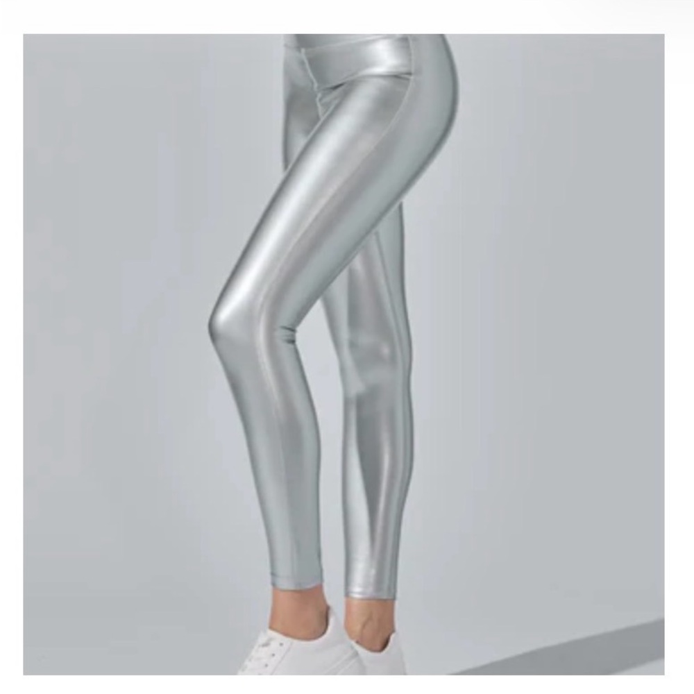 NWT Heroine Sport silver Blade leggings size M